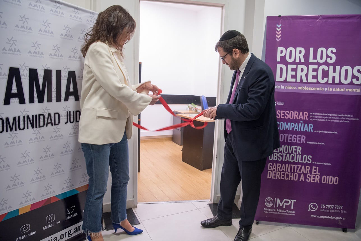 Inauguración de la oficina de atención en el edificio de la AMIA