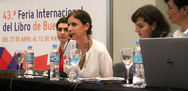 La Dra. Bendel disertó en la 43º Feria del Libro